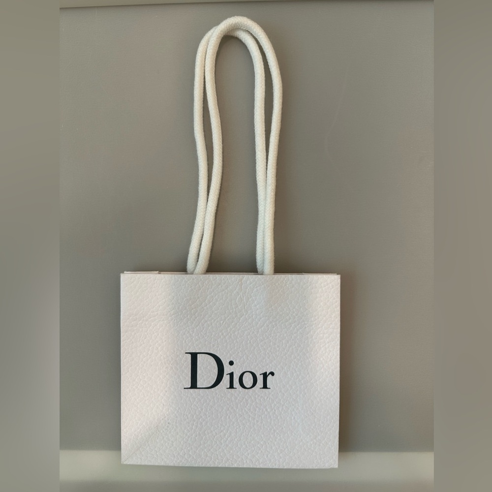 NEW AUTHENTIC DIOR Boutique White Small Textured Paper Gift Shopping Bag